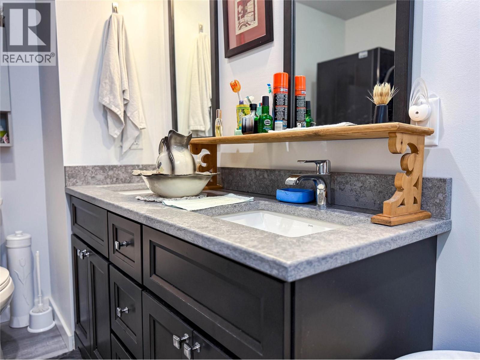 2246 Kootenay Avenue, Rossland