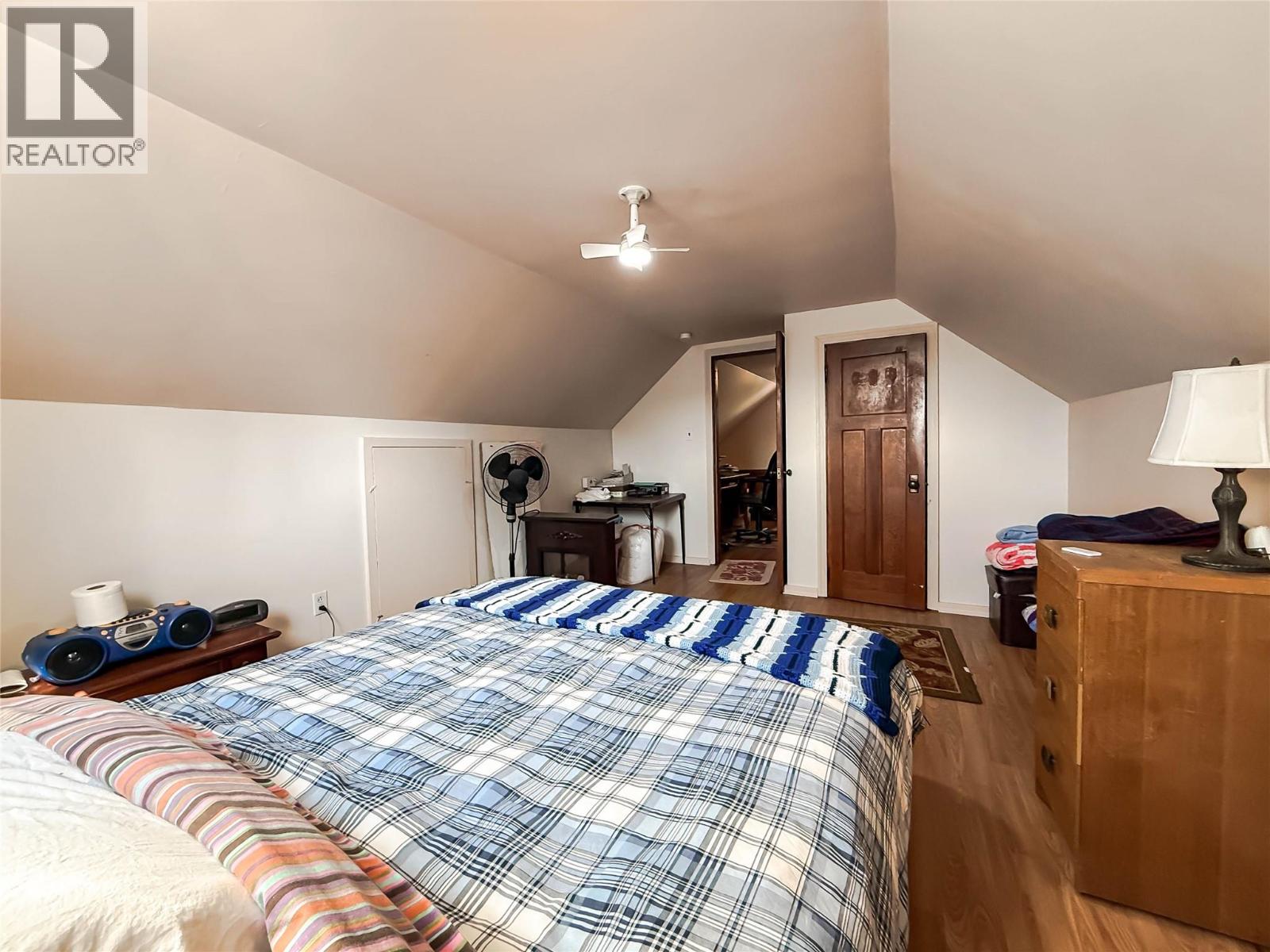 2246 Kootenay Avenue, Rossland