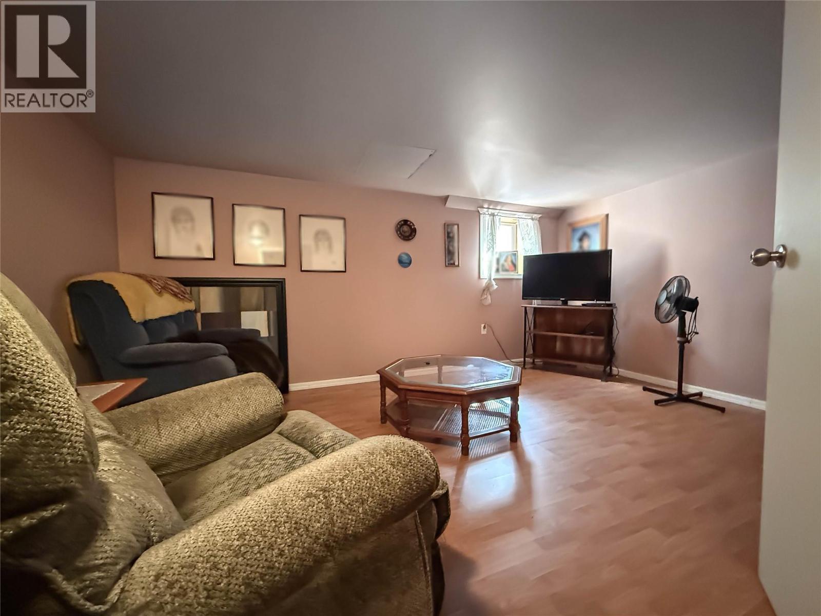 2246 Kootenay Avenue, Rossland