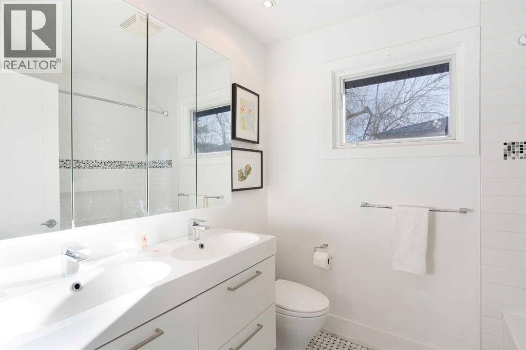 Photo 17 of 21 Mayfair Road Sw, Calgary AB
