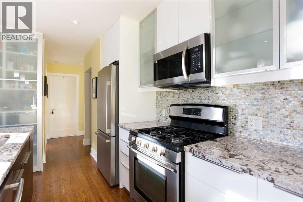 Photo 12 of 21 Mayfair Road Sw, Calgary AB