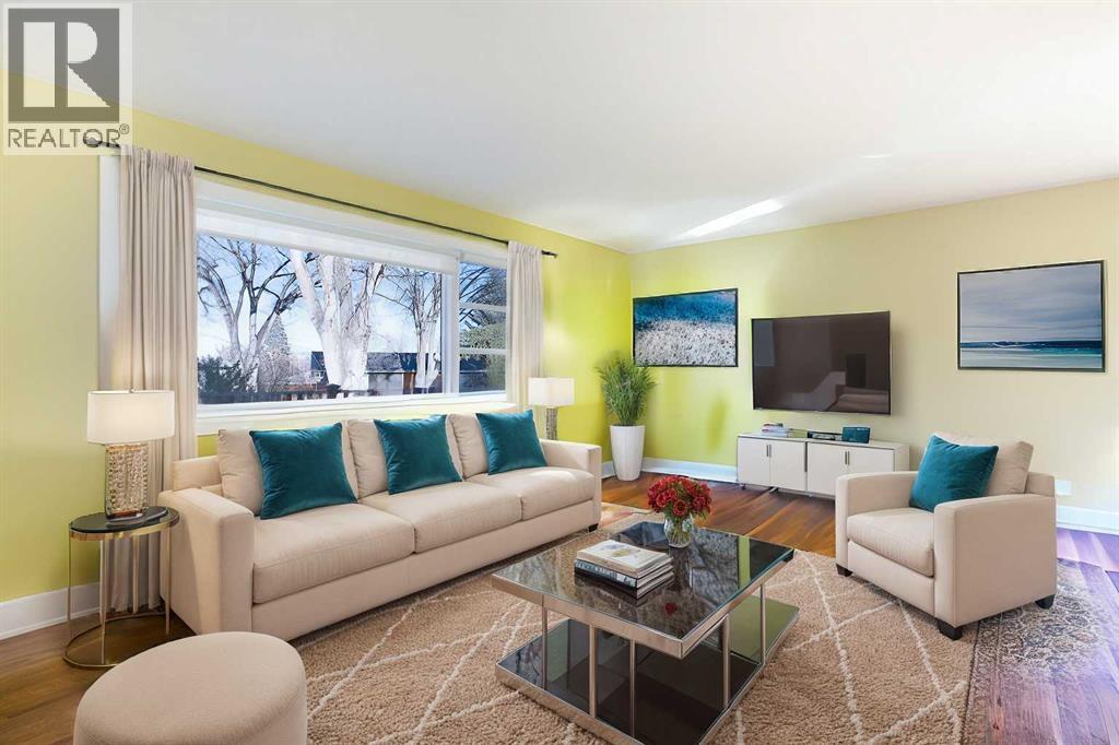 Photo 5 of 21 Mayfair Road Sw, Calgary AB