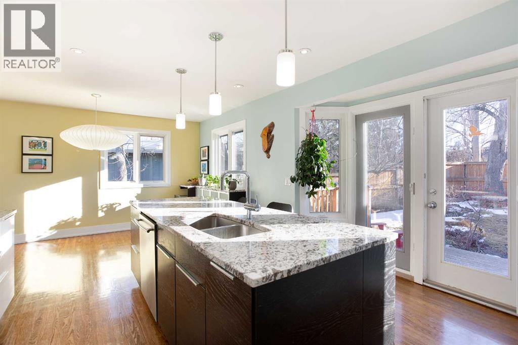 Photo 10 of 21 Mayfair Road Sw, Calgary AB