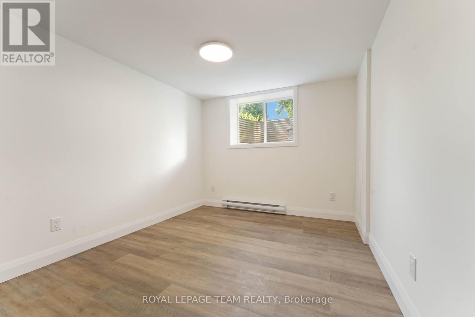 Photo 14 of 2 1587 Devon Street, Ottawa ON