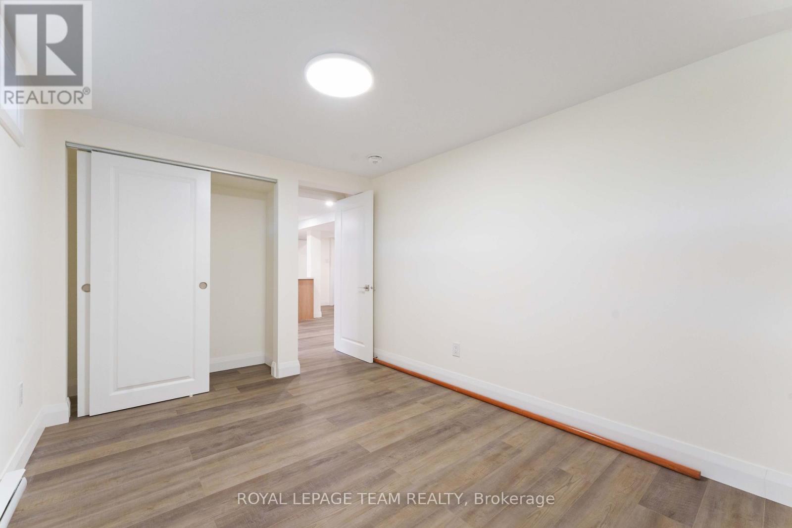 Photo 18 of 2 1587 Devon Street, Ottawa ON