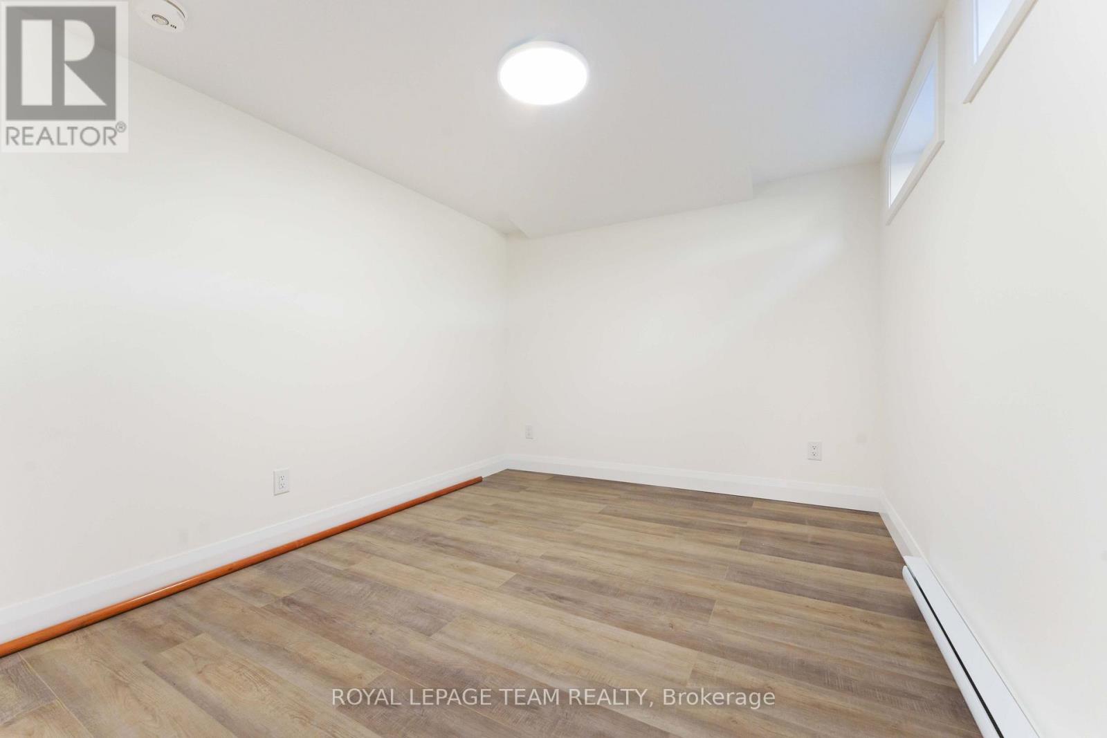 Photo 19 of 2 1587 Devon Street, Ottawa ON