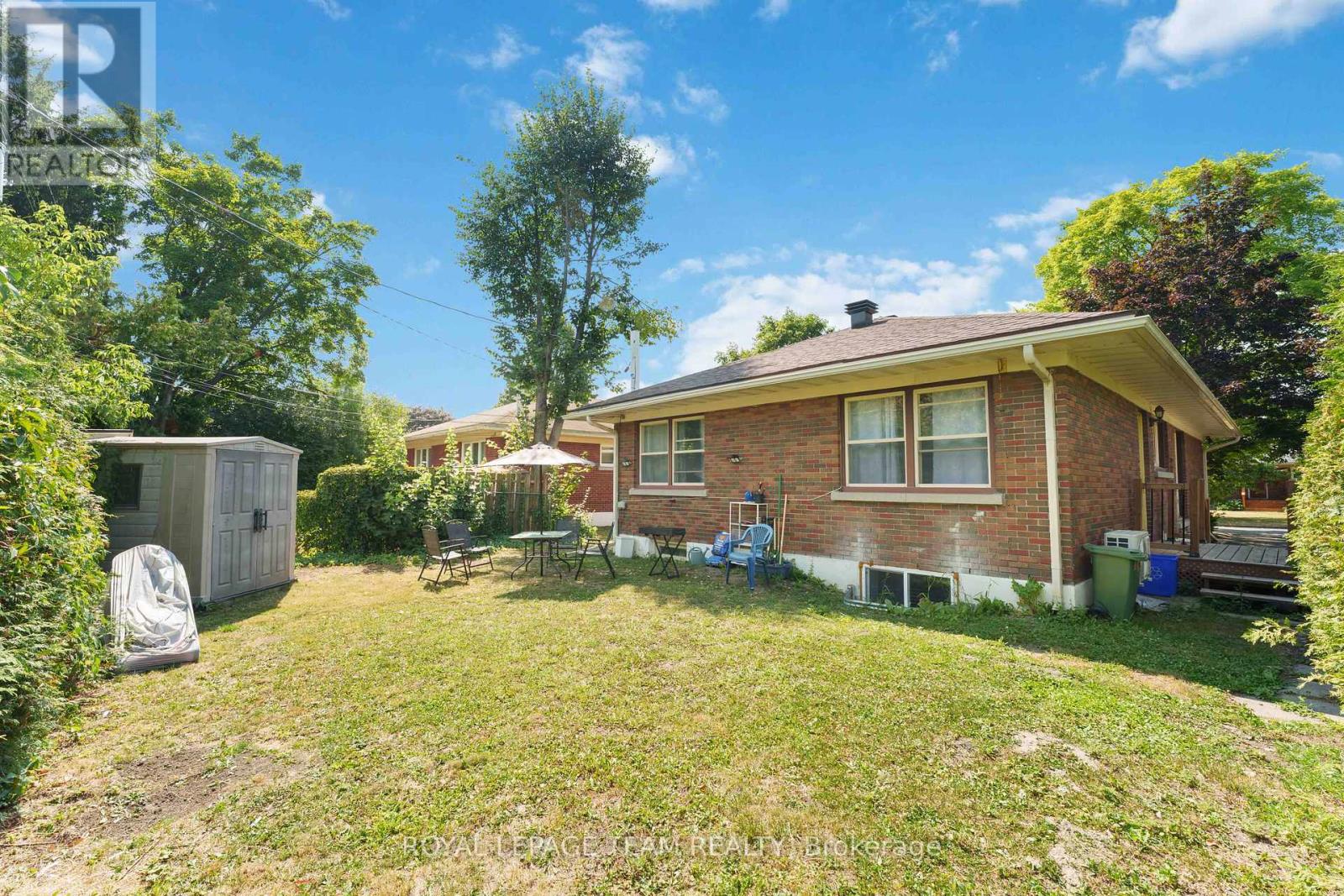 Photo 27 of 2 1587 Devon Street, Ottawa ON