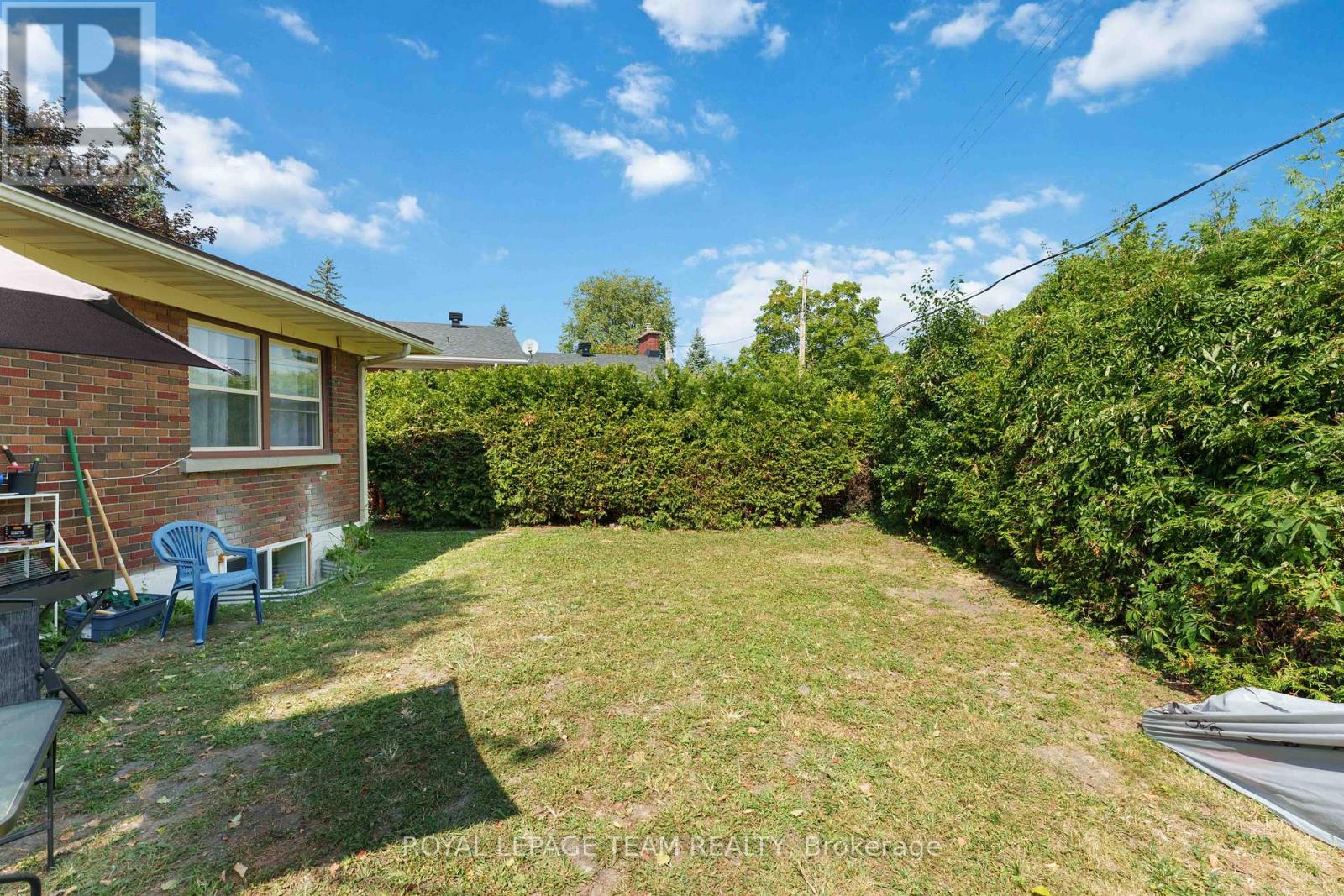 Photo 29 of 2 1587 Devon Street, Ottawa ON