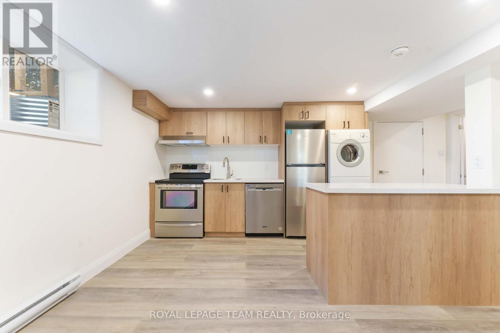 Photo 9 of 2 1587 Devon Street, Ottawa ON