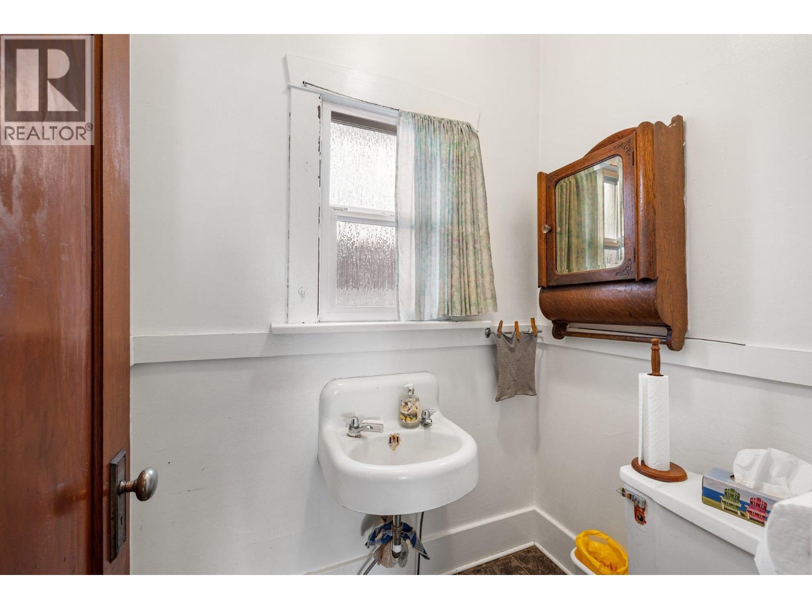 Photo 15 of 2039 Creelman Avenue, Vancouver BC