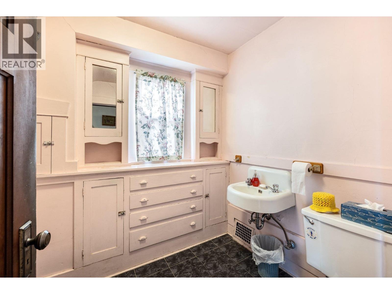 Photo 22 of 2039 Creelman Avenue, Vancouver BC