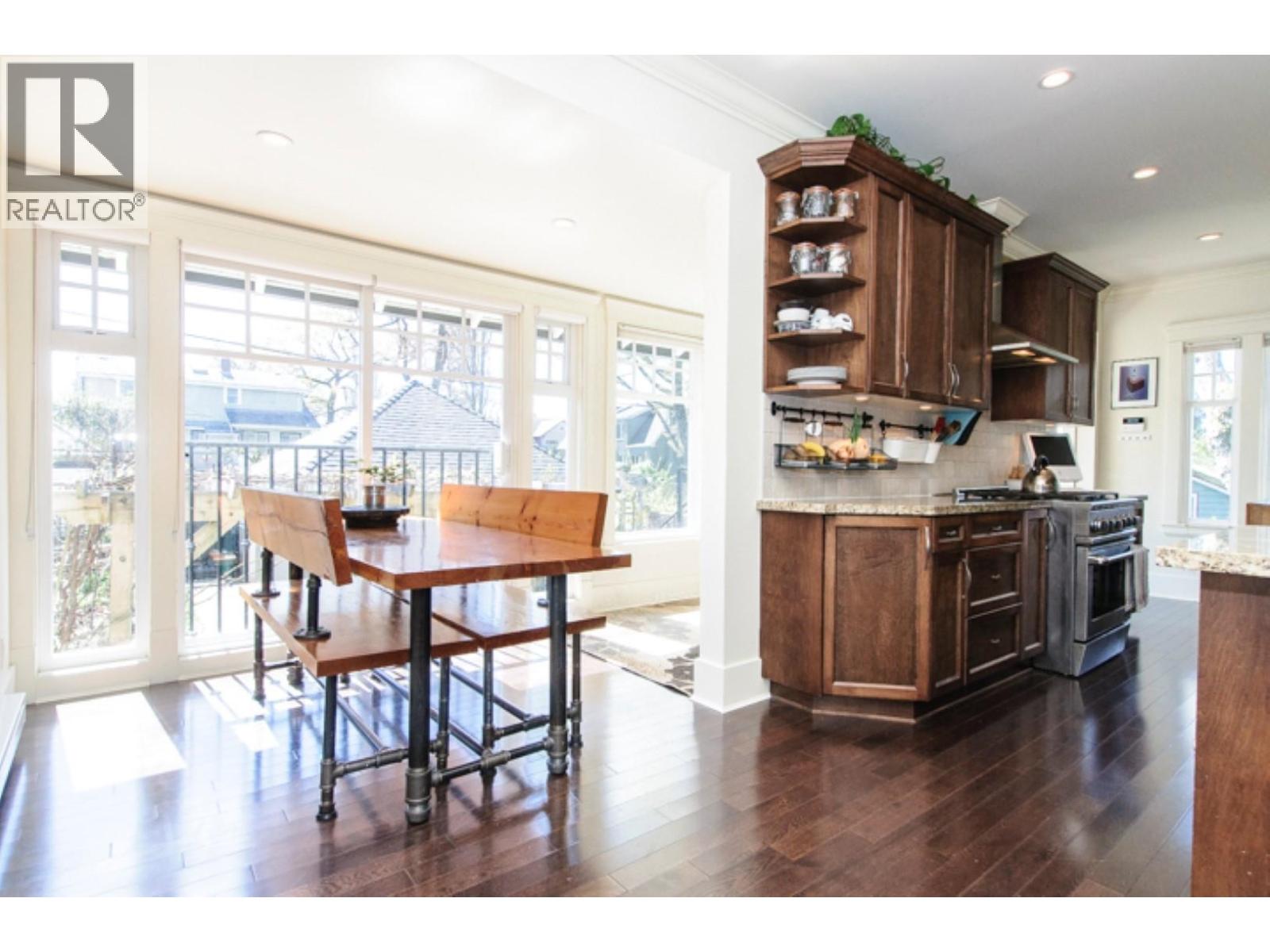 Photo 11 of 196 W 18th Avenue, Vancouver BC