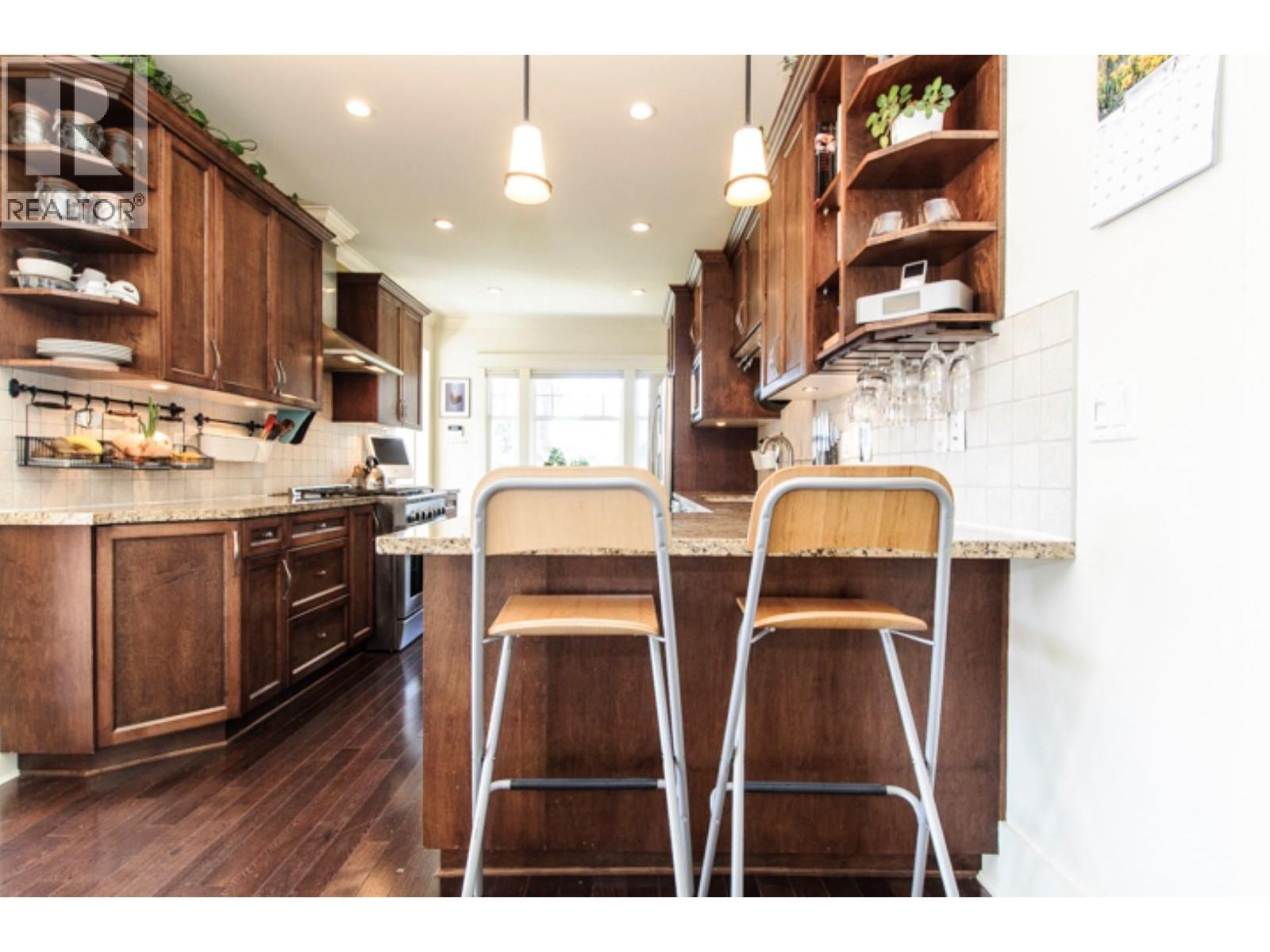 Photo 6 of 196 W 18th Avenue, Vancouver BC