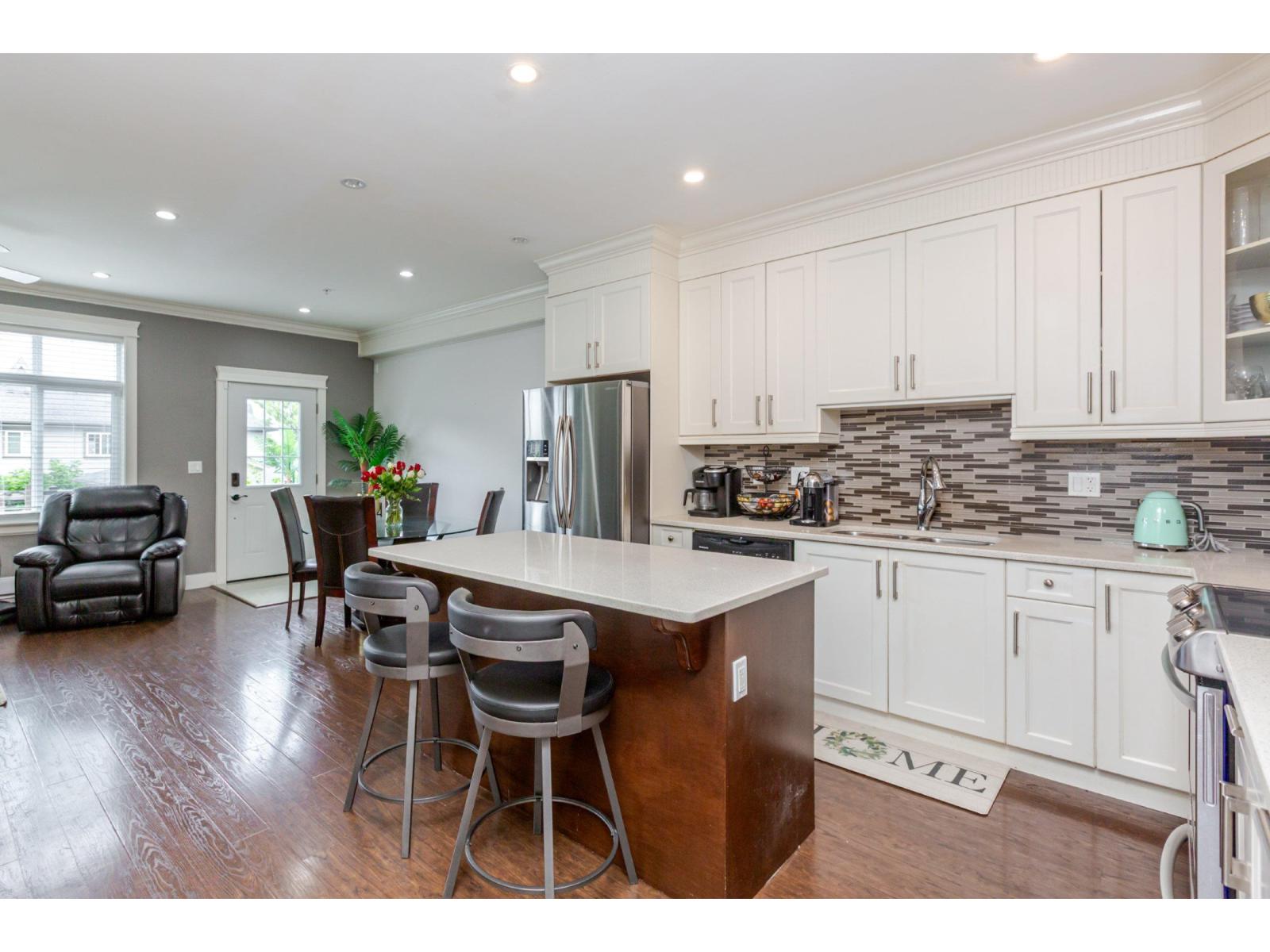 Photo 11 of 21081 80 Avenue, Langley BC