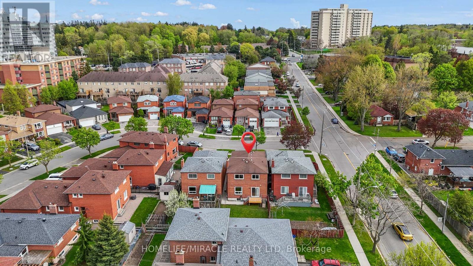 Photo 7 of 4 Greendowns Drive, Toronto ON