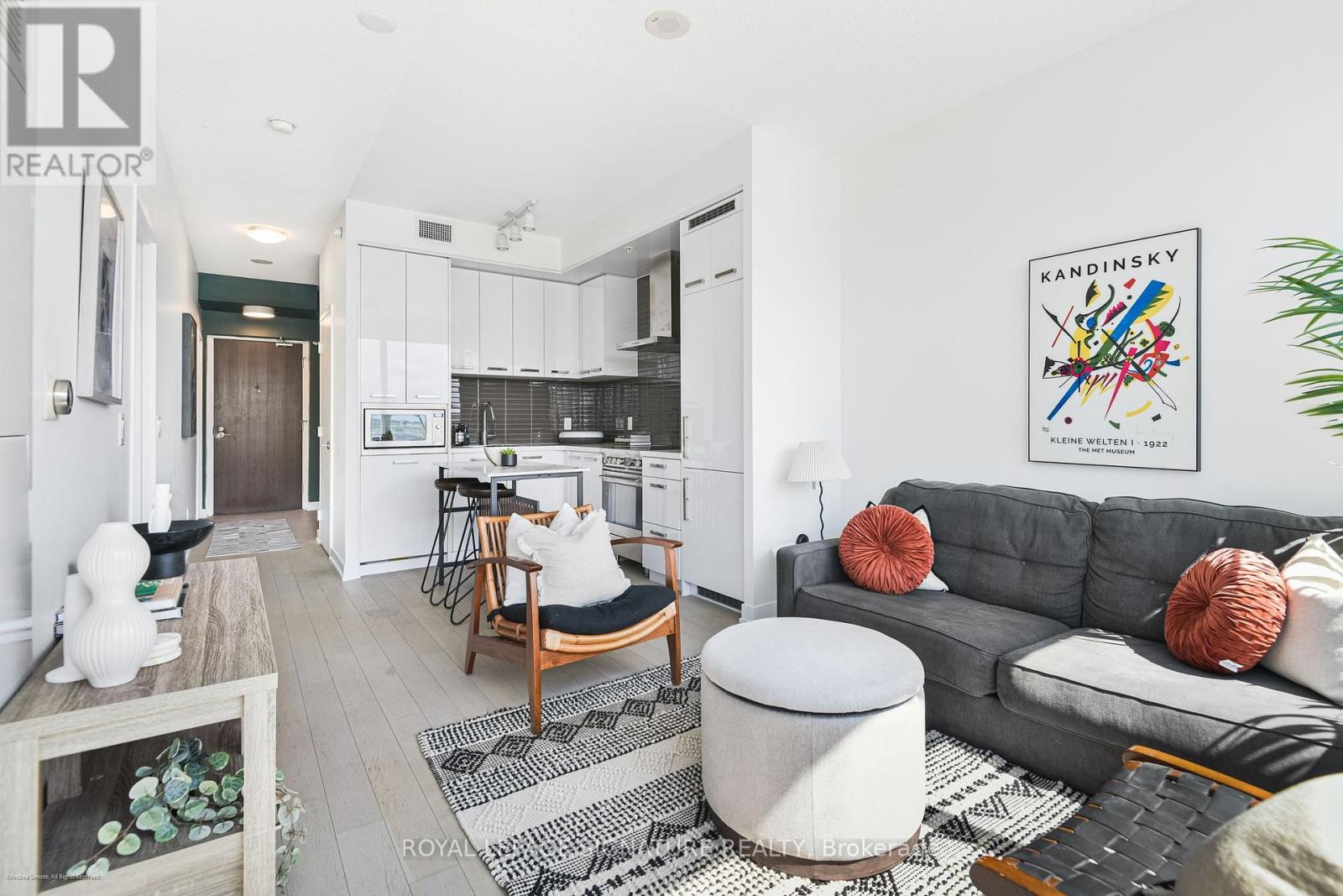 Photo 3 of S 504 120 Bayview Avenue, Toronto ON
