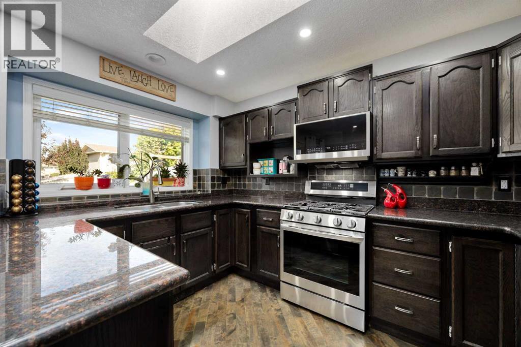 Photo 10 of 147 Midpark Drive Se, Calgary AB