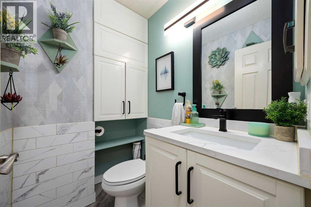 Photo 17 of 147 Midpark Drive Se, Calgary AB