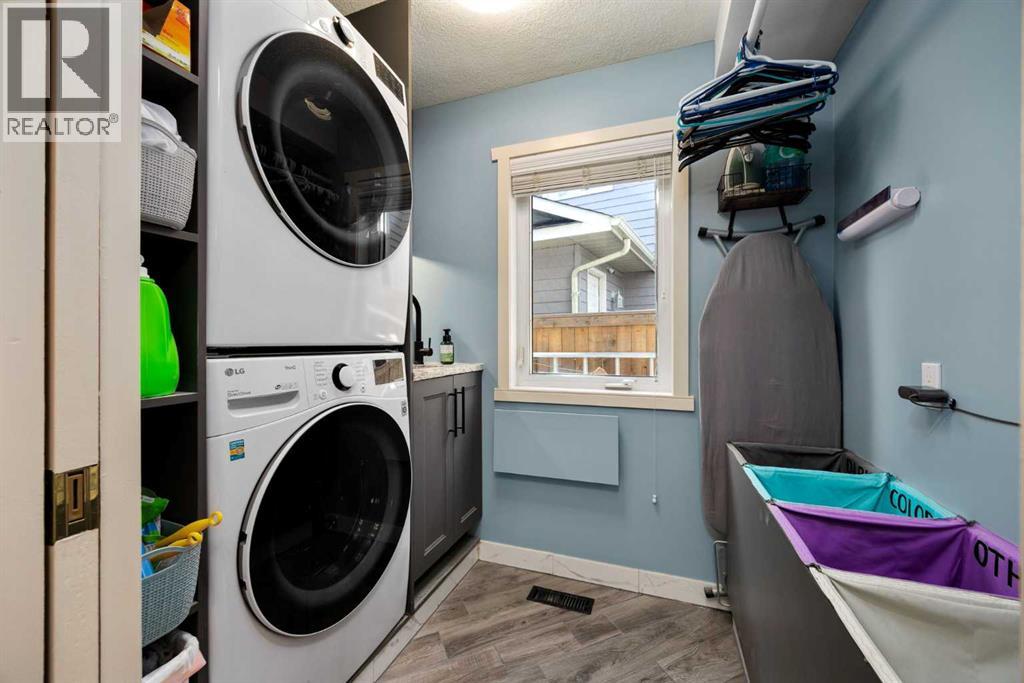 Photo 18 of 147 Midpark Drive Se, Calgary AB