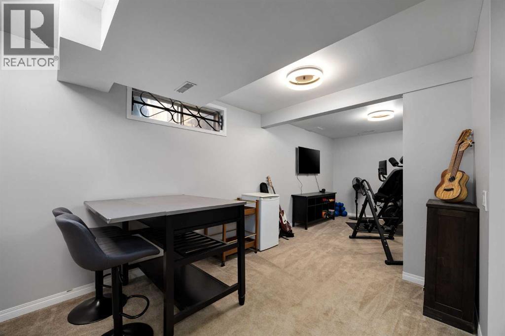 Photo 28 of 147 Midpark Drive Se, Calgary AB