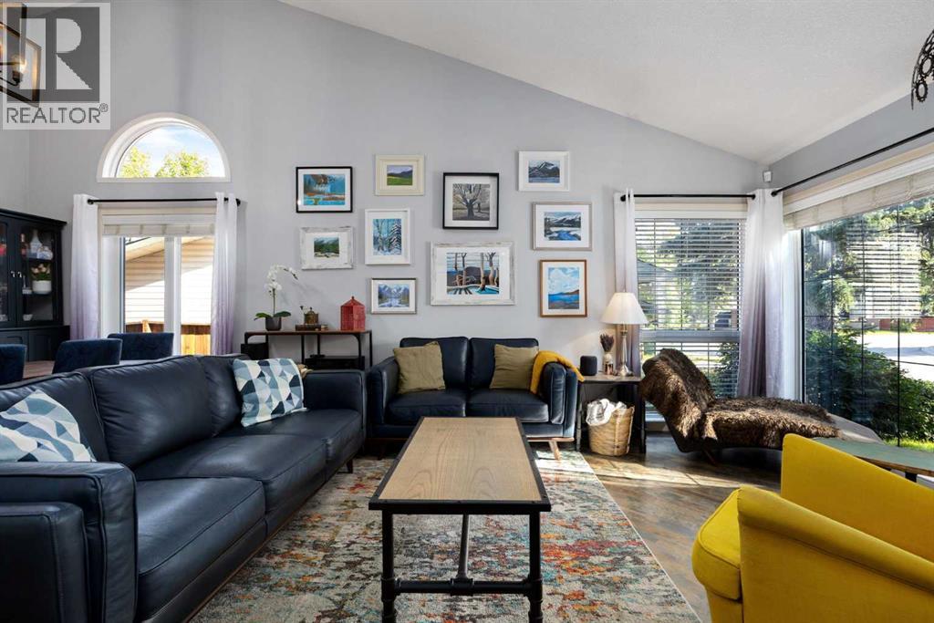 Photo 6 of 147 Midpark Drive Se, Calgary AB