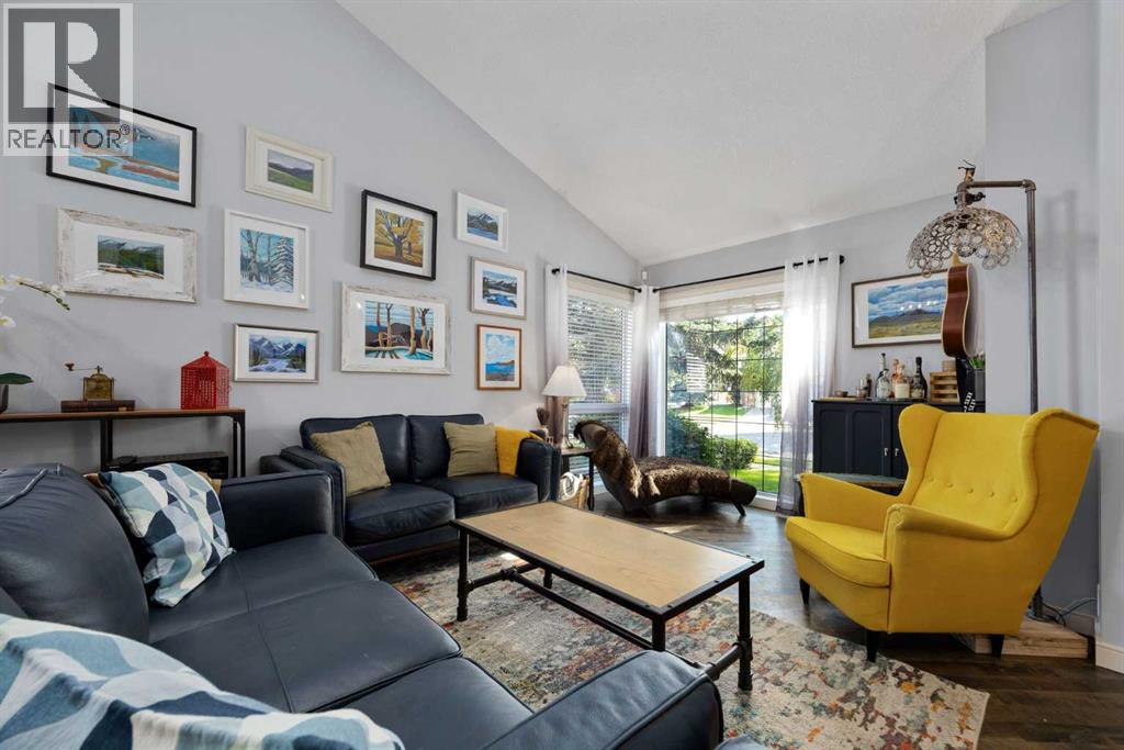 Photo 5 of 147 Midpark Drive Se, Calgary AB