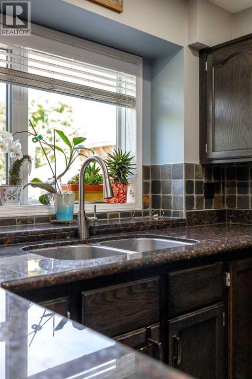 Photo 11 of 147 Midpark Drive Se, Calgary AB