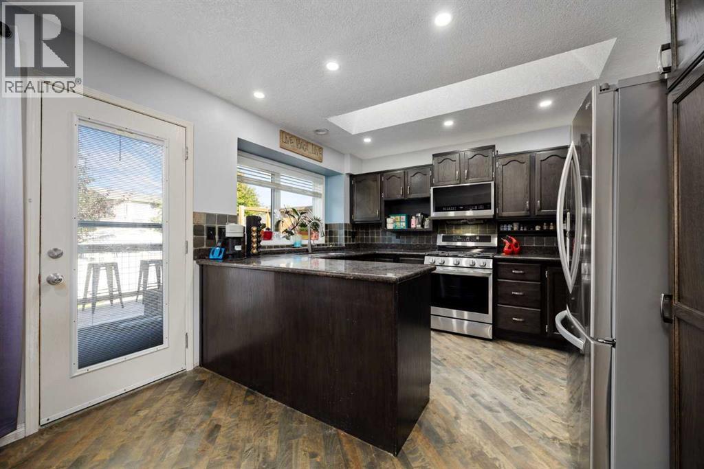 Photo 9 of 147 Midpark Drive Se, Calgary AB