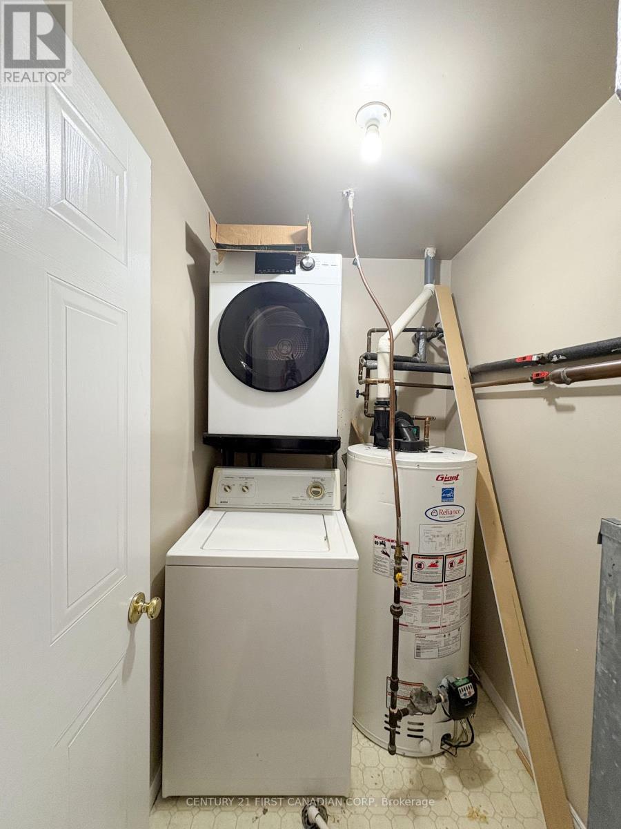Photo 16 of 902 30 Chapman Court, London North ON