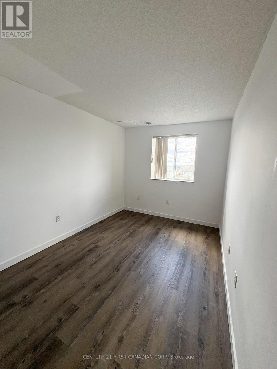 Photo 15 of 902 30 Chapman Court, London North ON