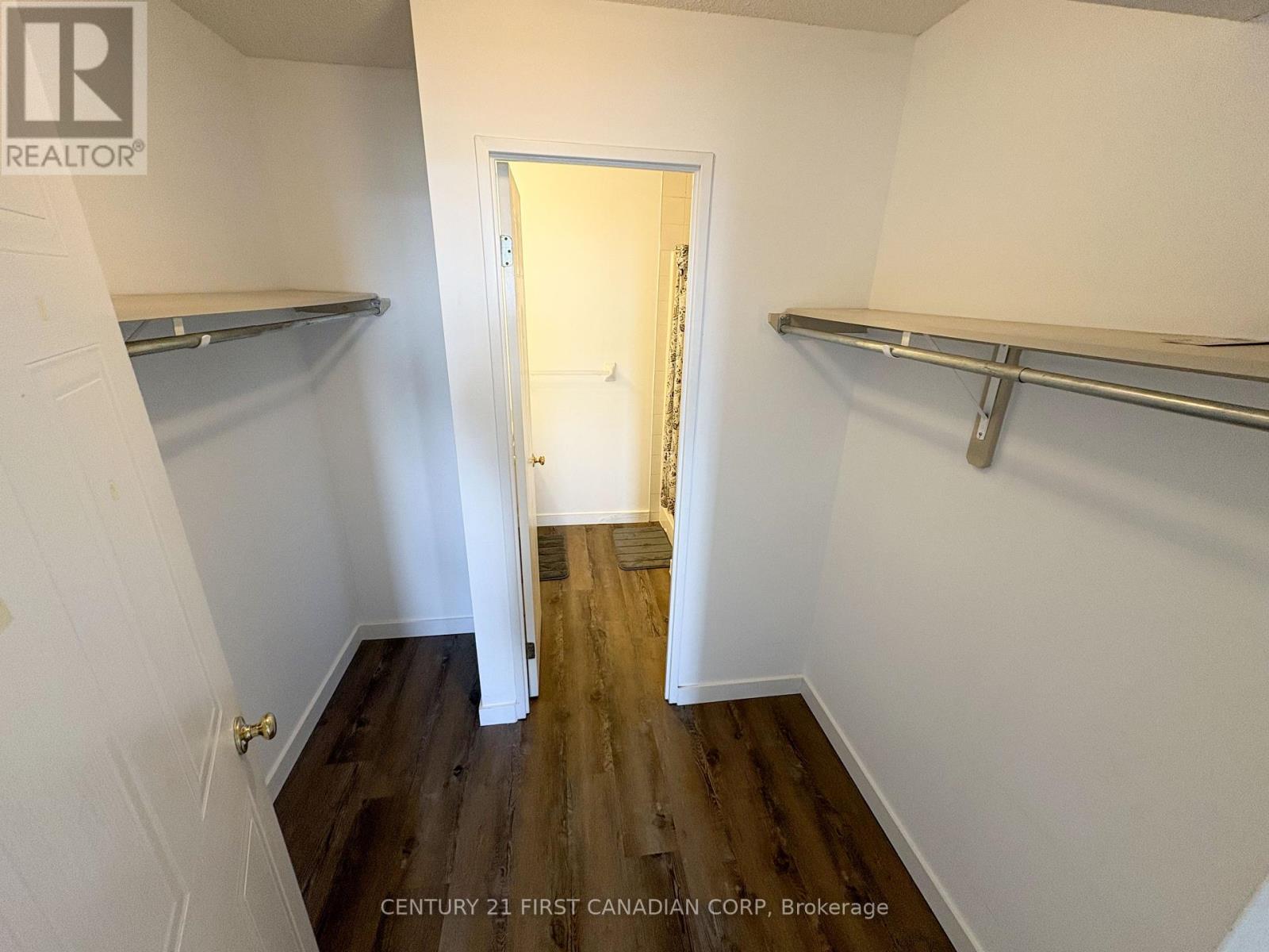 Photo 6 of 902 30 Chapman Court, London North ON