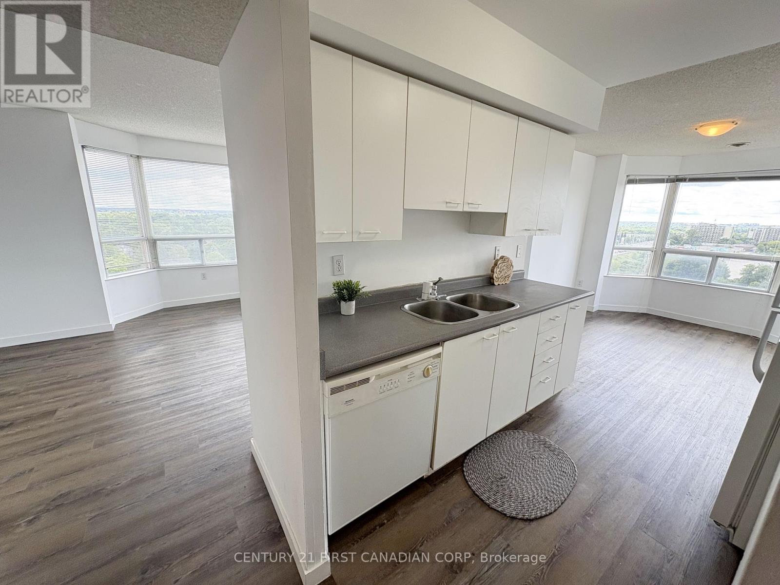 Photo 12 of 902 30 Chapman Court, London North ON