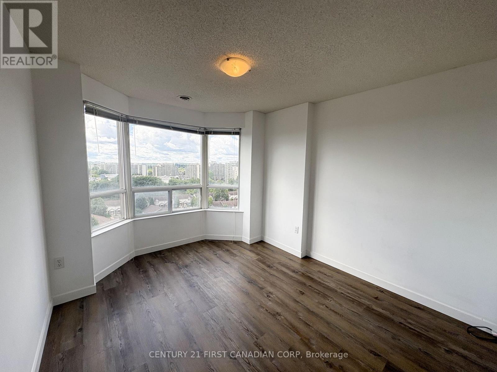 Photo 1 of 902 30 Chapman Court, London North ON