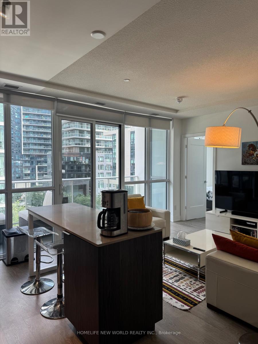 Photo 3 of 408 70 Annie Craig Drive, Toronto ON
