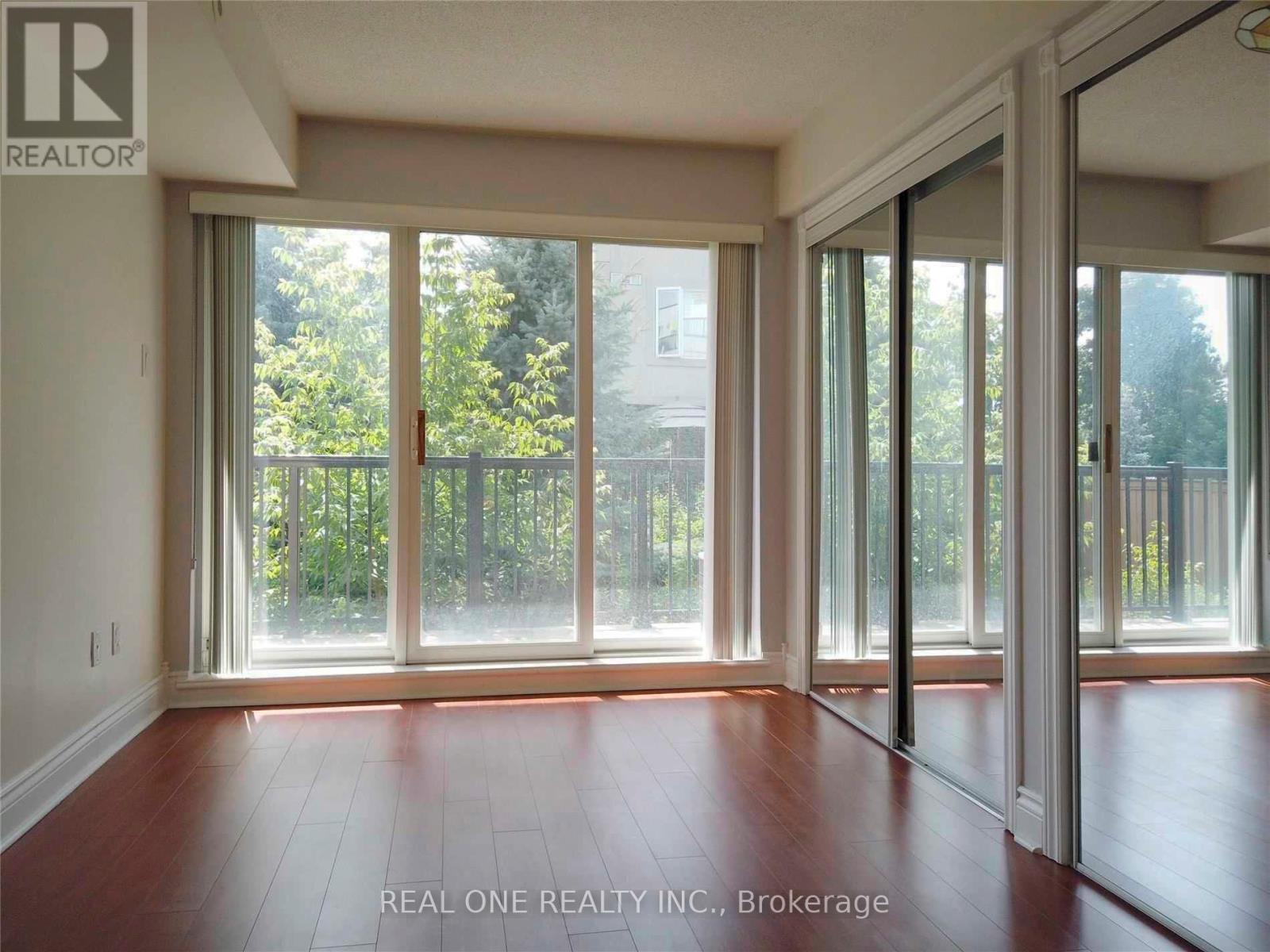 Photo 6 of 2054 75 George Appleton Way, Toronto ON