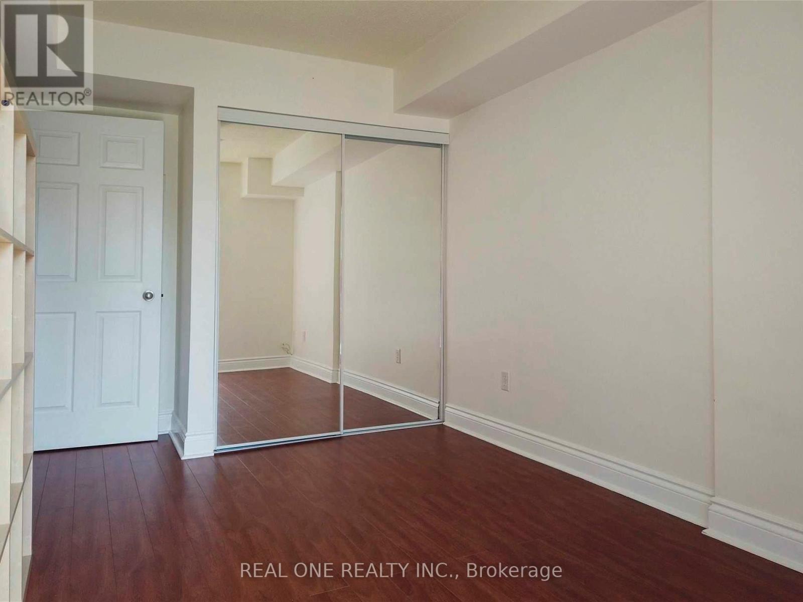 Photo 7 of 2054 75 George Appleton Way, Toronto ON