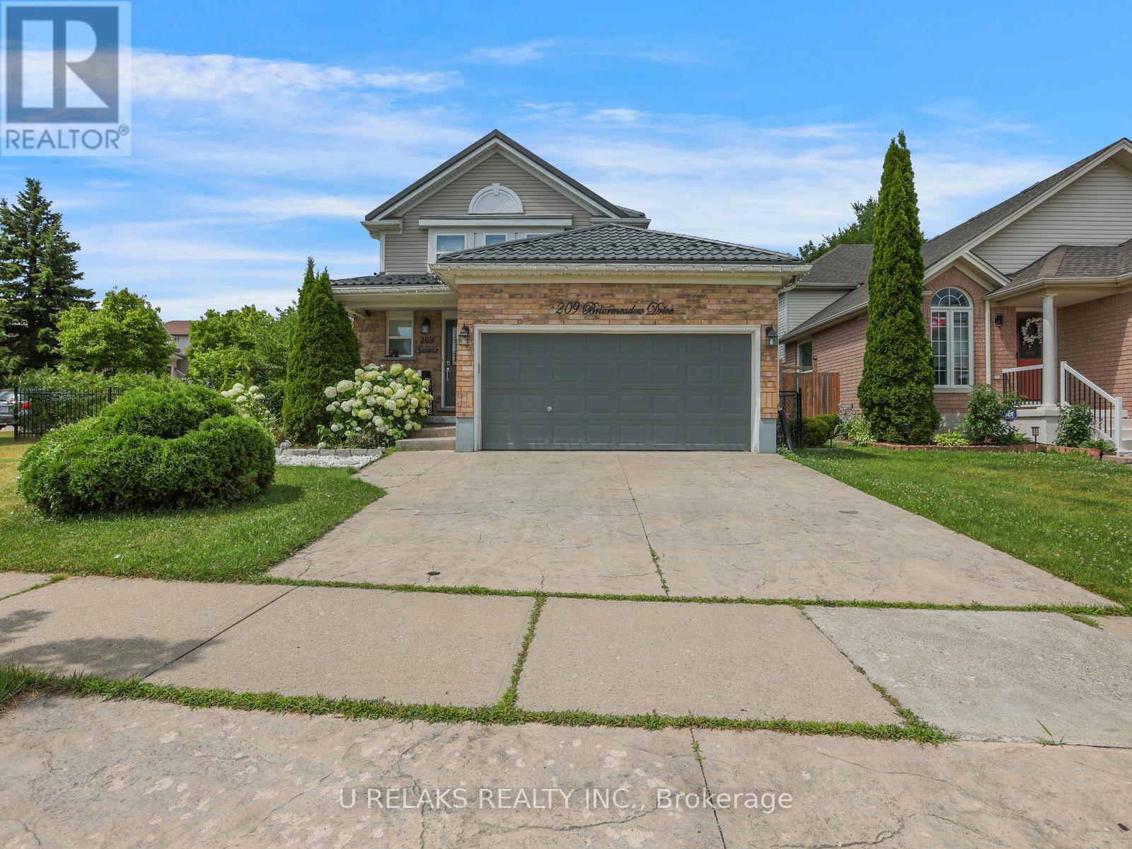 Photo 1 of 209 Briarmeadow Drive, Kitchener ON