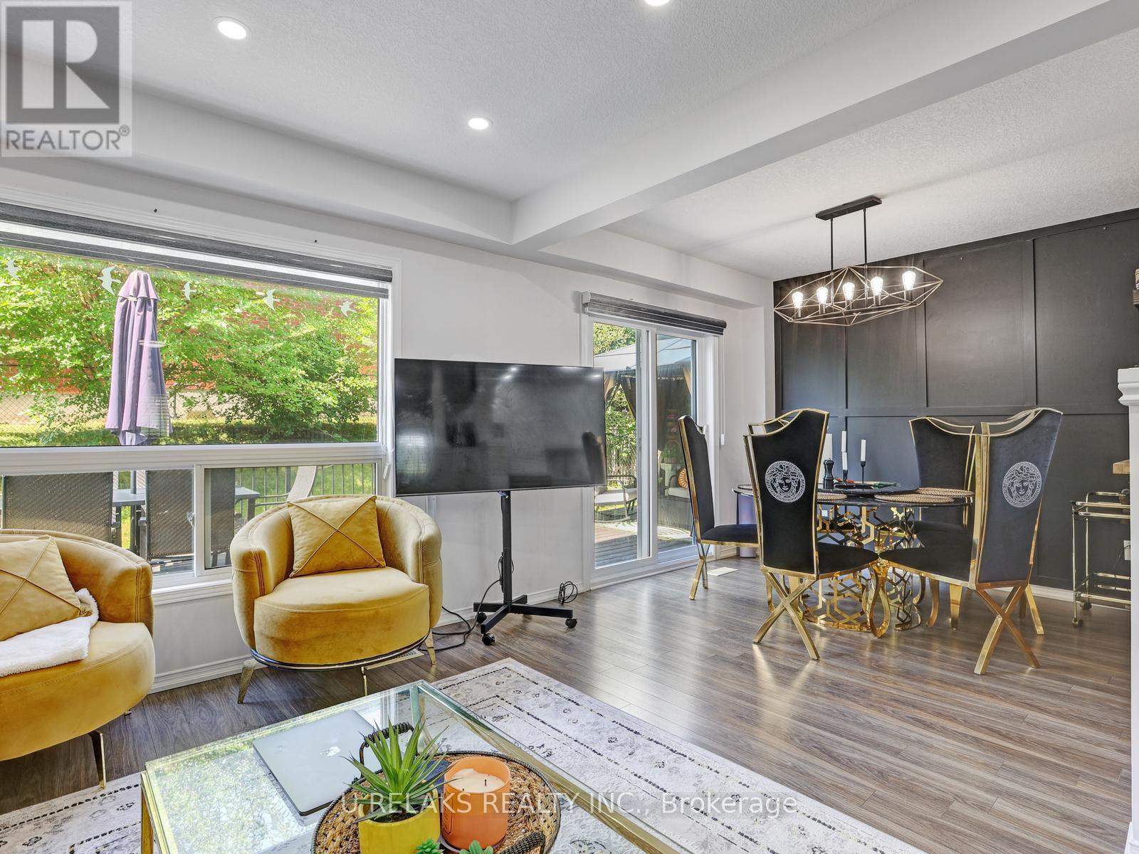 Photo 15 of 209 Briarmeadow Drive, Kitchener ON
