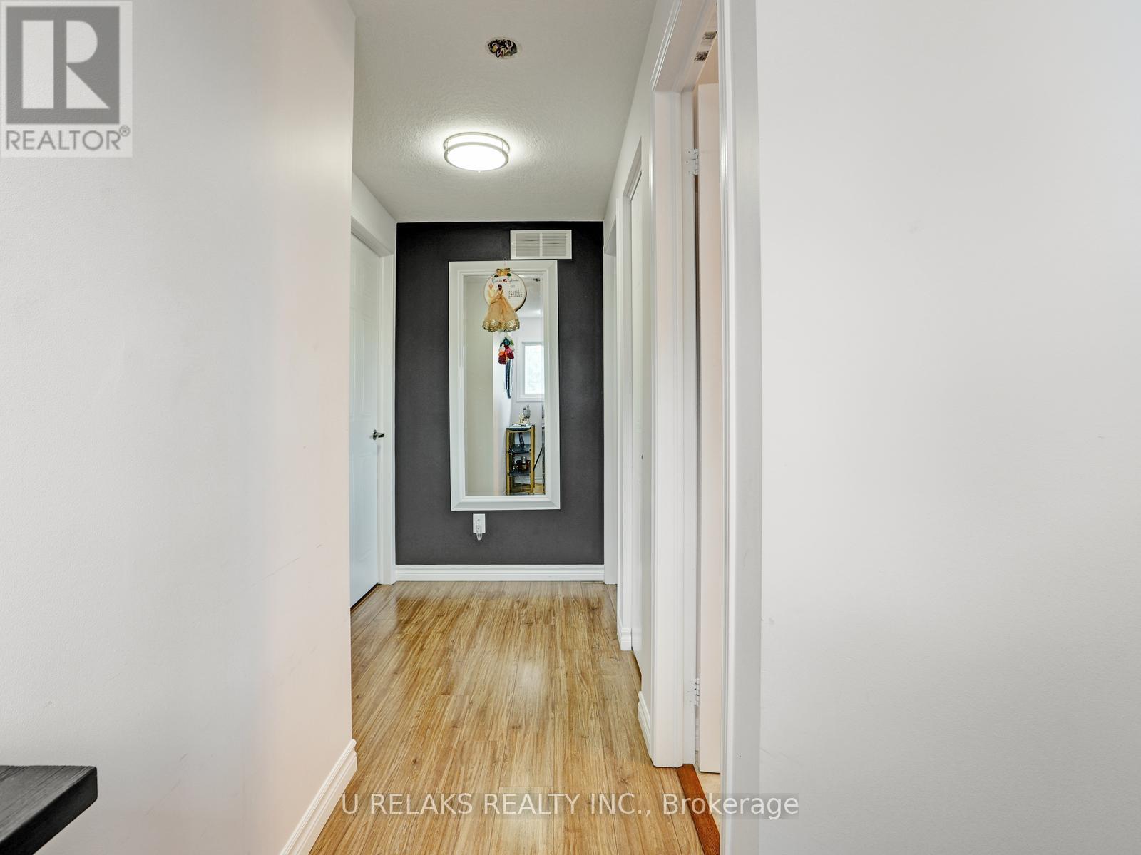 Photo 21 of 209 Briarmeadow Drive, Kitchener ON