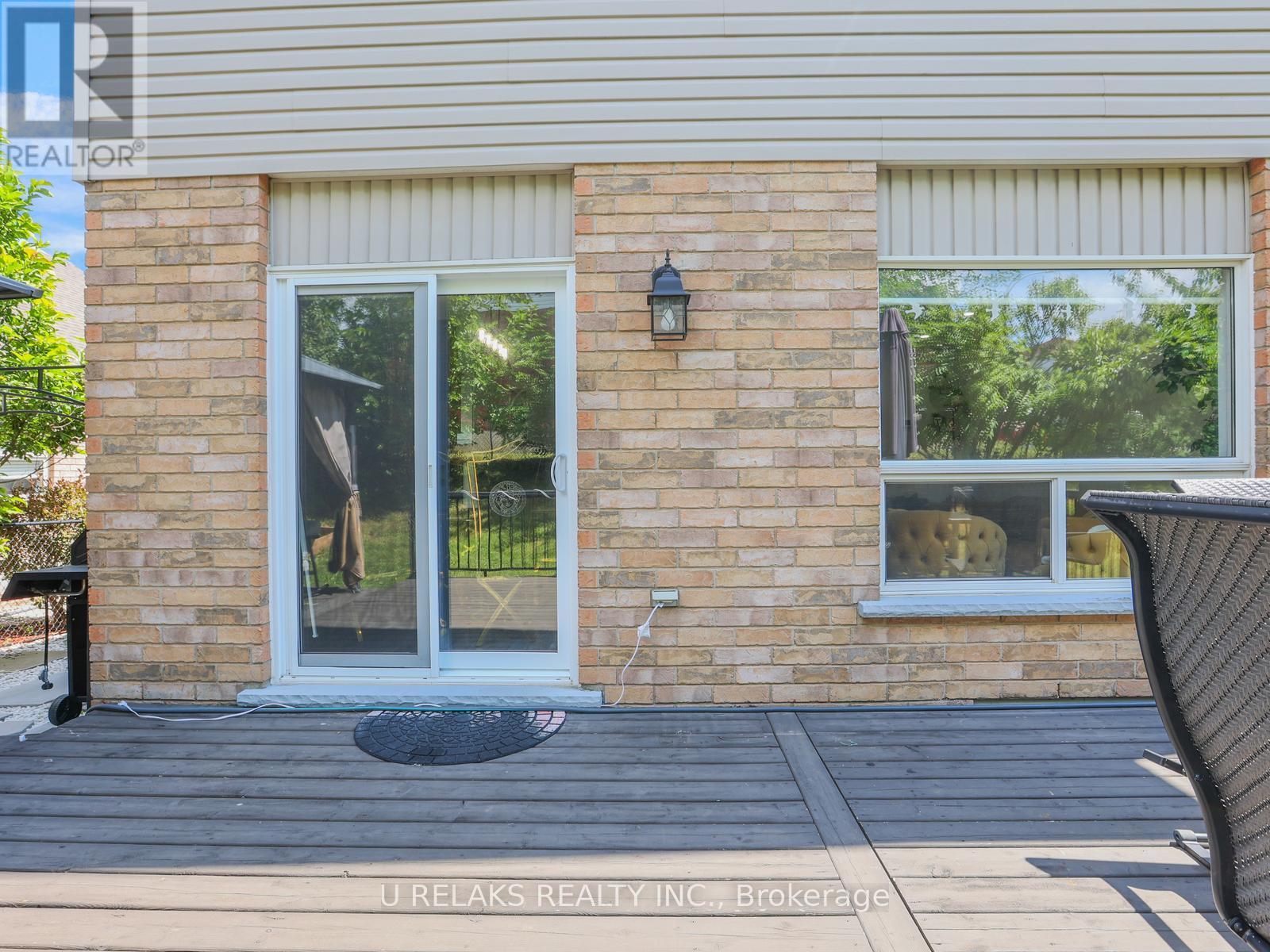 Photo 42 of 209 Briarmeadow Drive, Kitchener ON