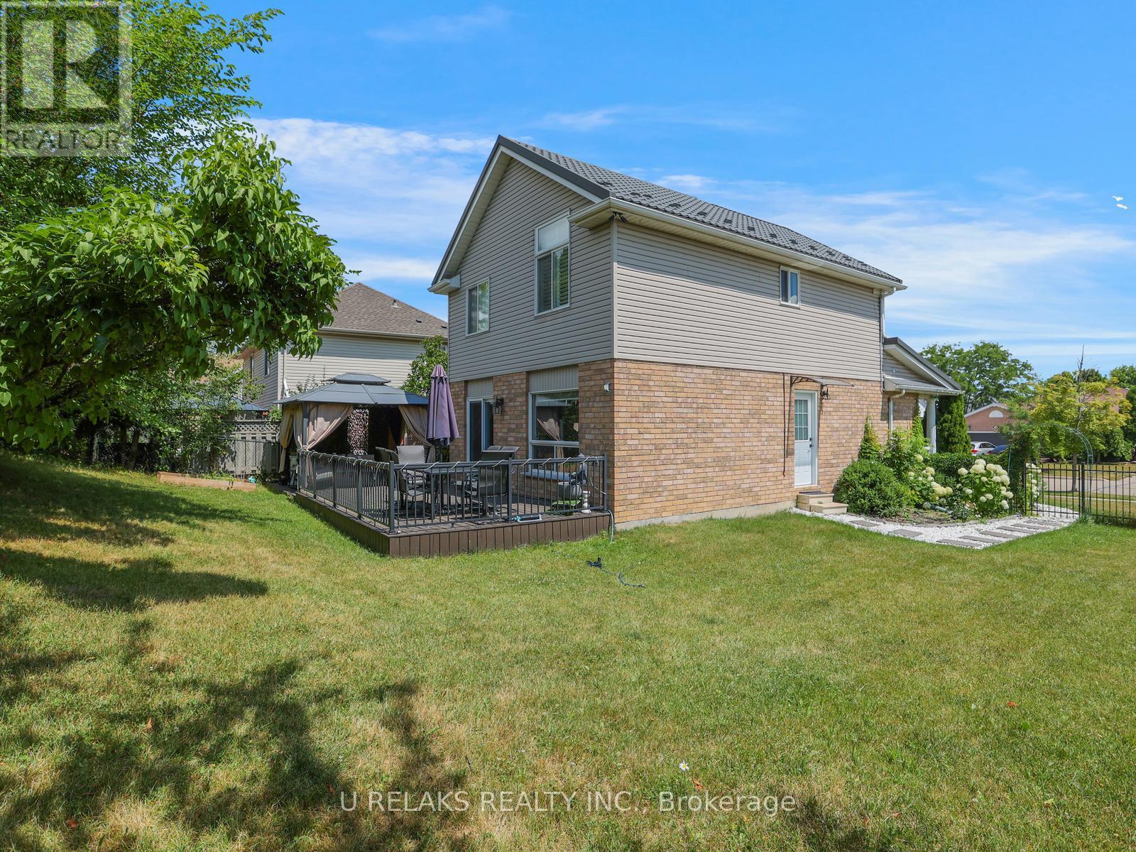 Photo 46 of 209 Briarmeadow Drive, Kitchener ON