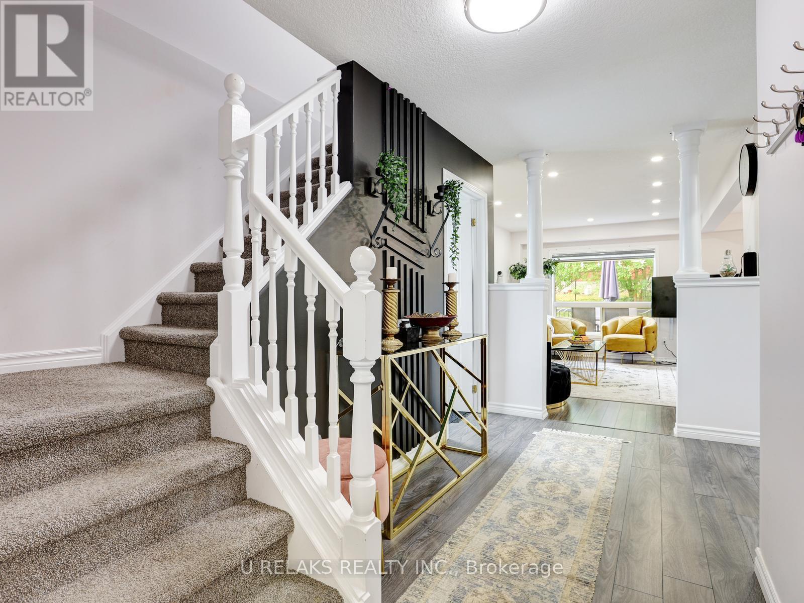 Photo 5 of 209 Briarmeadow Drive, Kitchener ON