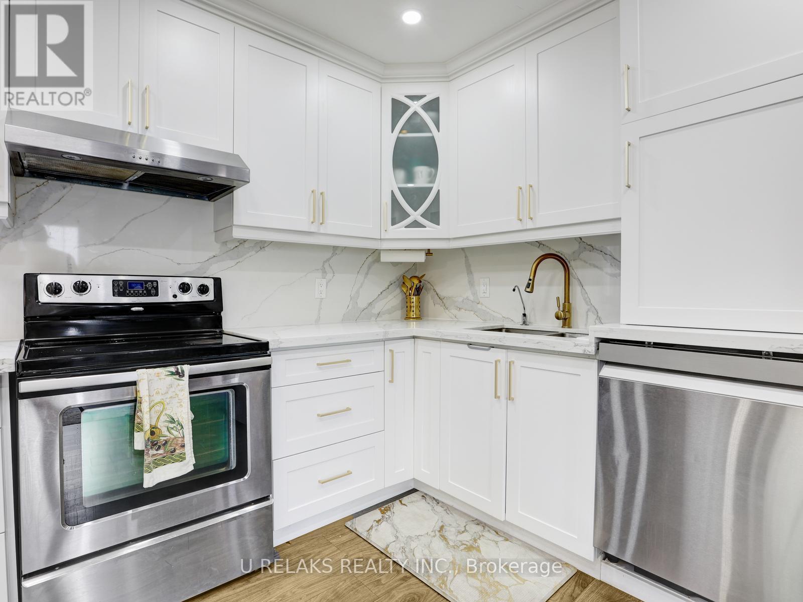 Photo 9 of 209 Briarmeadow Drive, Kitchener ON