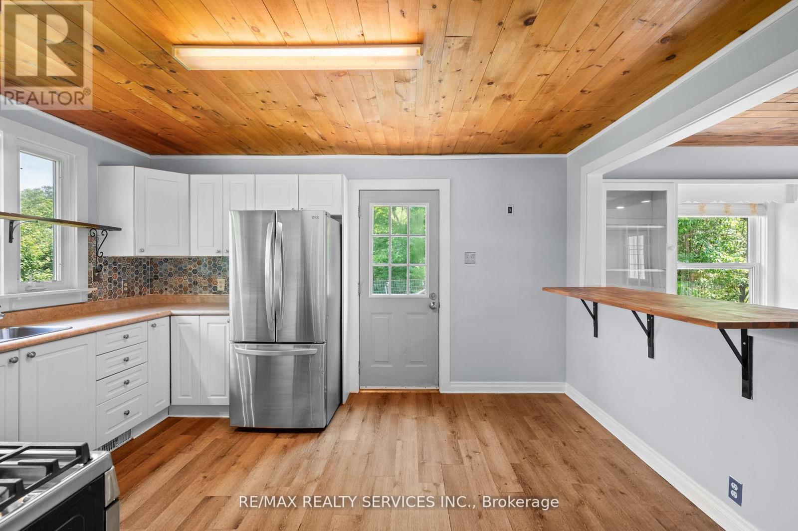 Photo 12 of 28 Shay Road, Huntsville ON