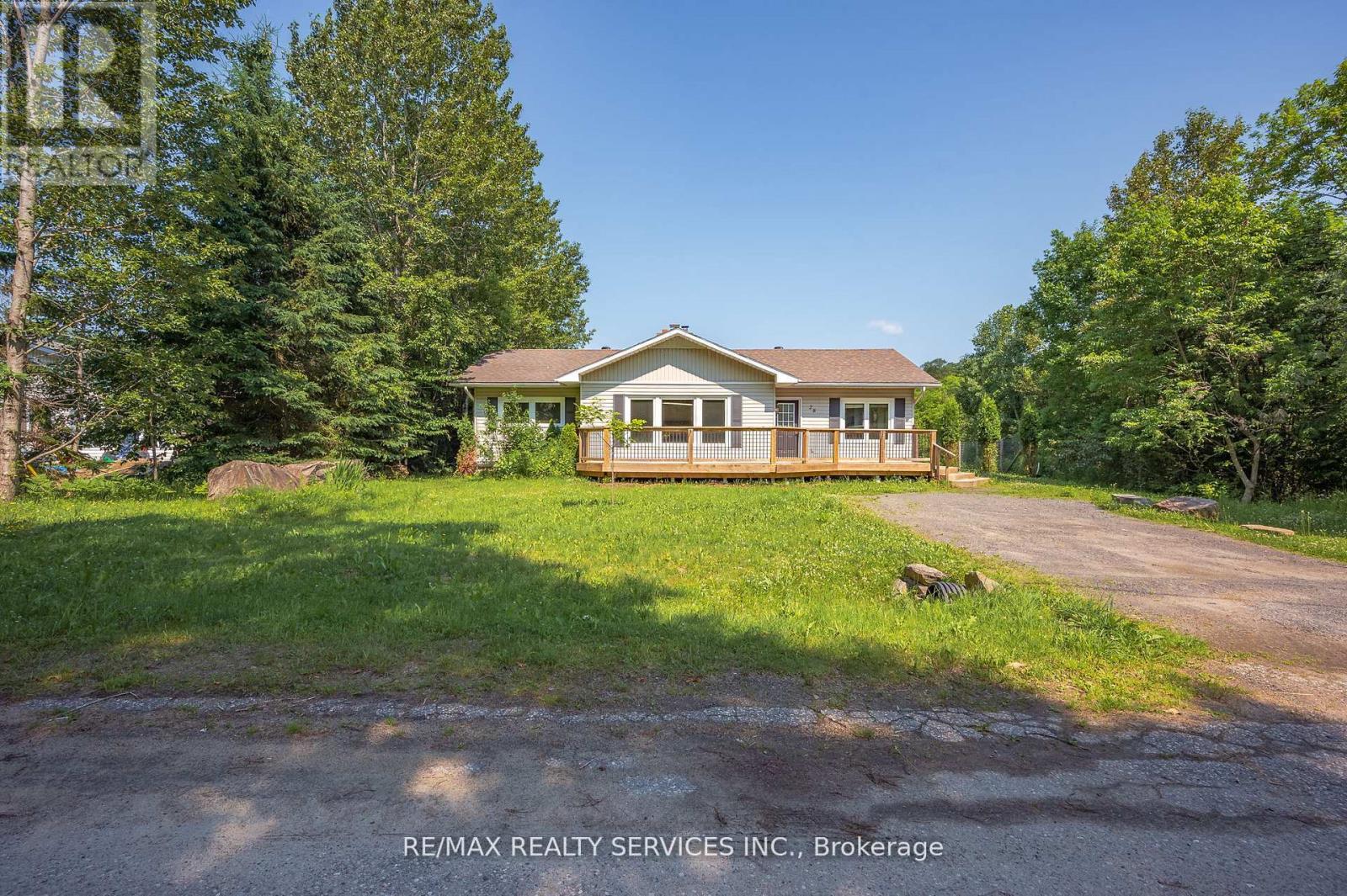 Photo 29 of 28 Shay Road, Huntsville ON