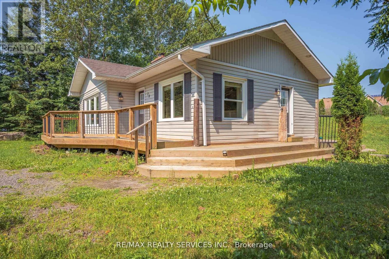 Photo 3 of 28 Shay Road, Huntsville ON