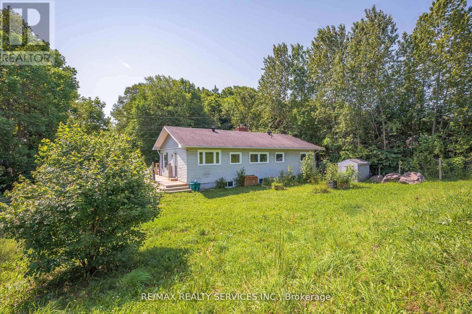 Photo 30 of 28 Shay Road, Huntsville ON