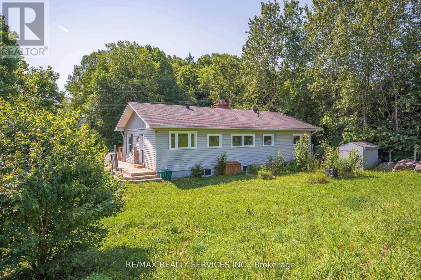 Photo 31 of 28 Shay Road, Huntsville ON