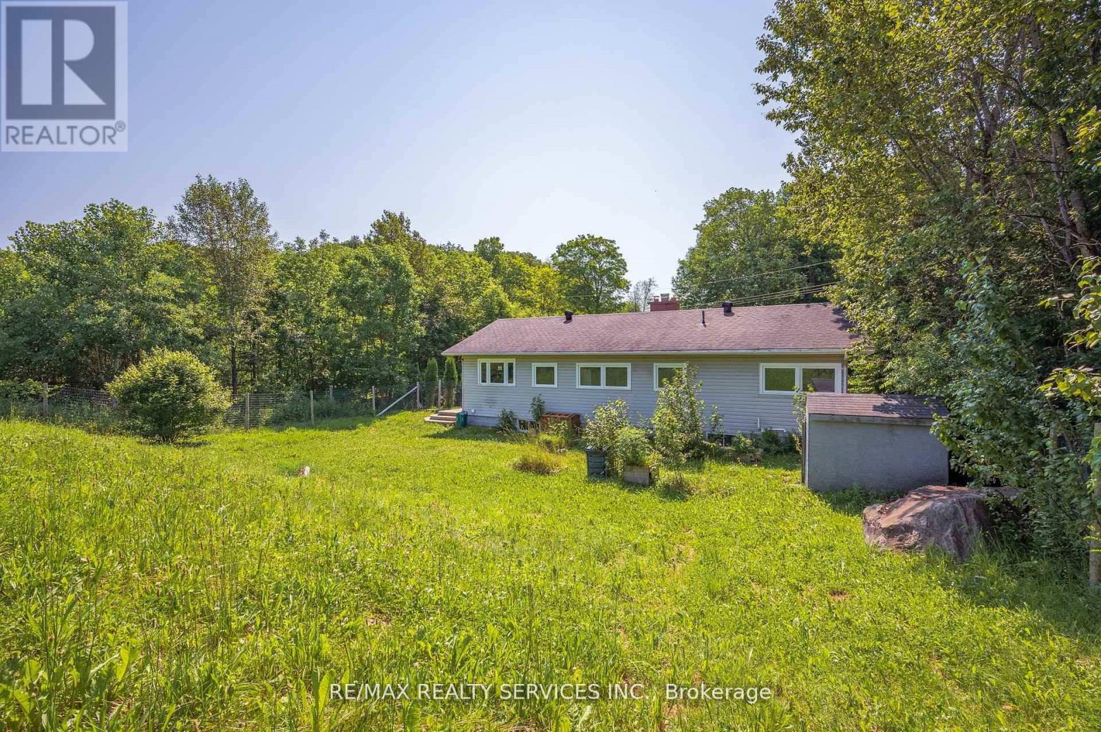 Photo 32 of 28 Shay Road, Huntsville ON