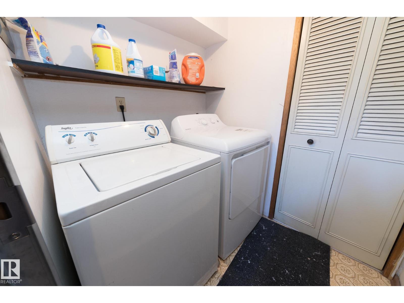 Photo 9 of 12732 113 A St Nw, Edmonton AB